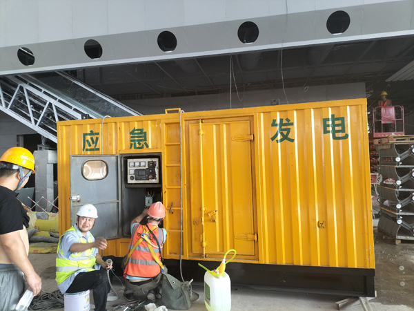 明水怎样判断空气滤清器是否需要更换？